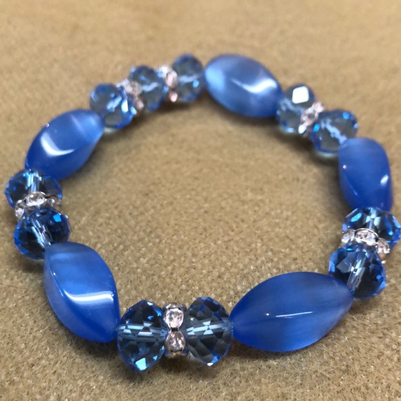 Light Blue Crystal Beads Stretch Bracelet - Picture 5 of 5